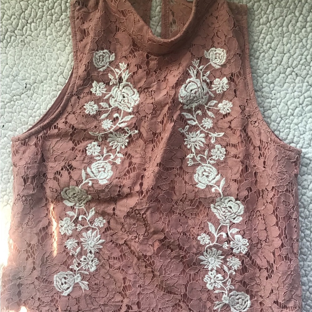 Floral Lace Sleeveless Top in Pink